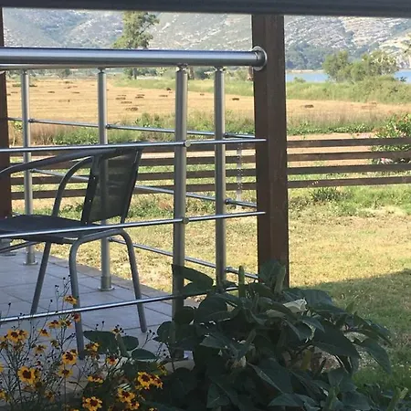 Lägenhet Daphne's Boutique Livádhion