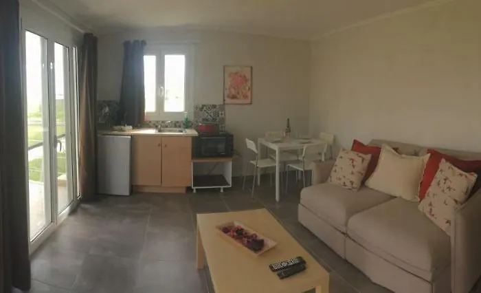 아파트 Daphne's Boutique Livádhion