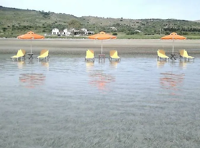 Daphne's Boutique * Livádhion